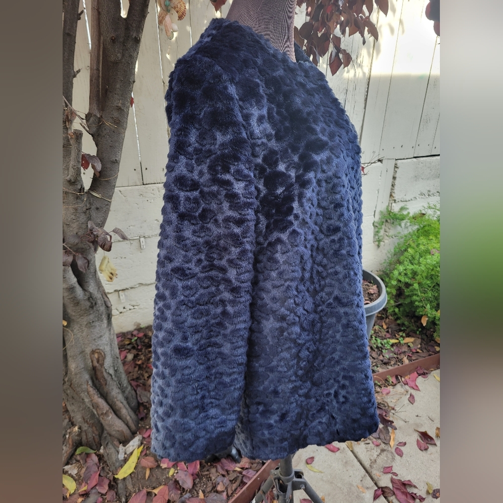 SAM EDELMAN FAUX FUR LEOPARD PATTERNED COAT IN NAVY size MEDIUM